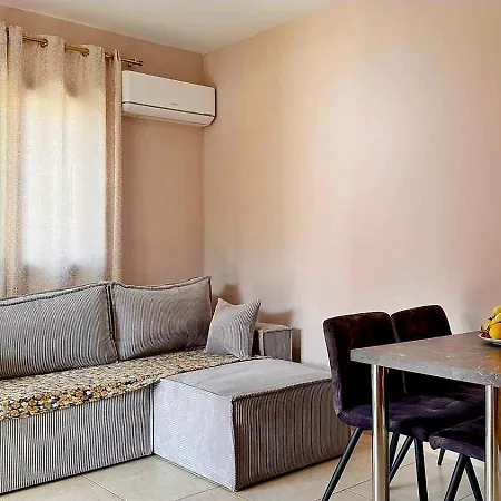 Beautiful 1 Bedroom 600 Meters From The Sea Venus Апартаменты Пафос