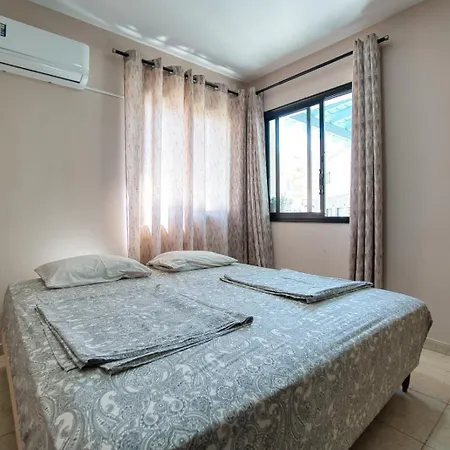 Beautiful 1 Bedroom 600 Meters From The Sea Venus Апартаменты