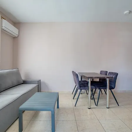 Beautiful 1 Bedroom 600 Meters From The Sea Venus Διαμέρισμα