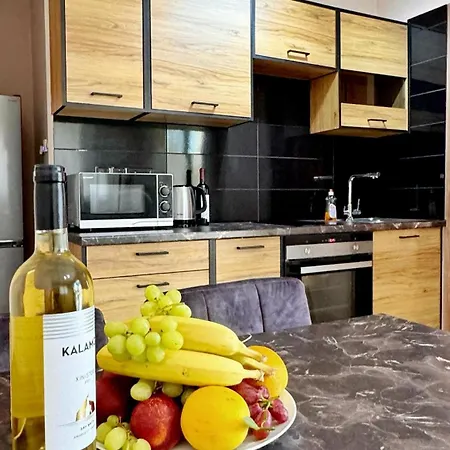 Beautiful 1 Bedroom 600 Meters From The Sea Venus Apartment